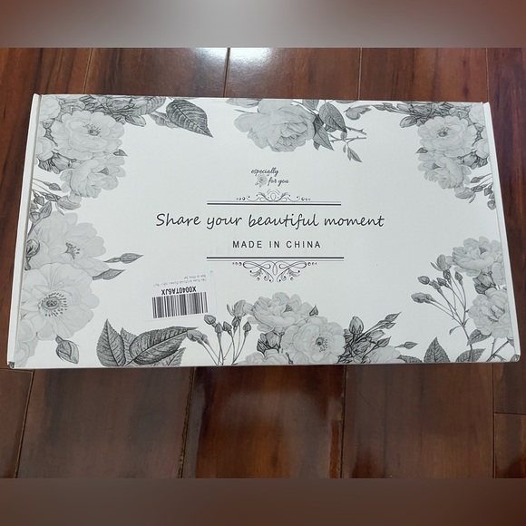 Artificial Red Roses - 16 pieces - Picture 2 of 2